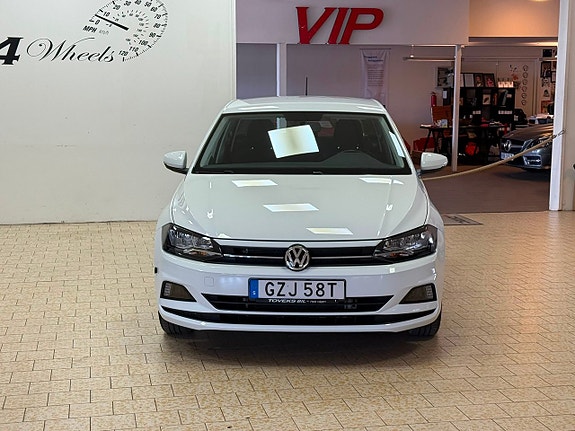 Volkswagen Polo 10 of 23