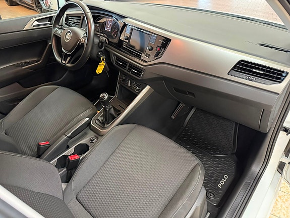 Volkswagen Polo 17 of 23