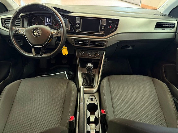 Volkswagen Polo 16 of 23