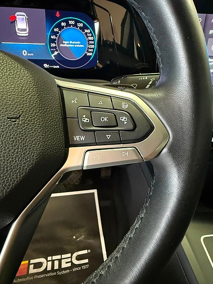 Volkswagen Golf I 21 of 26