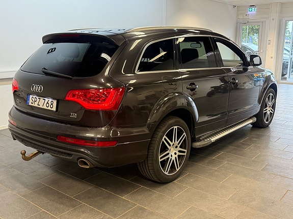 Audi Q7 12 of 12