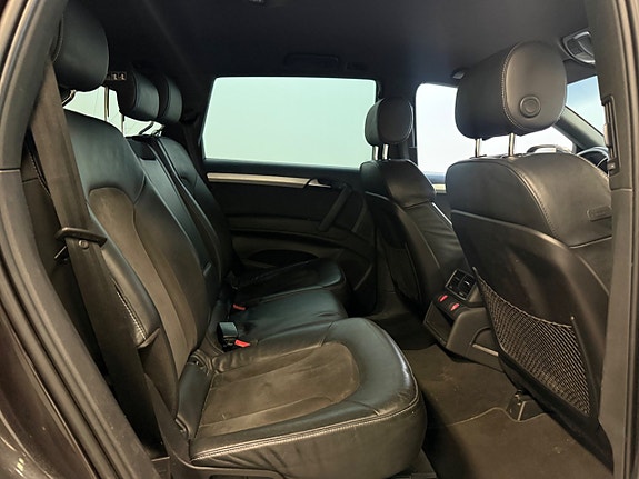 Audi Q7 8 of 12