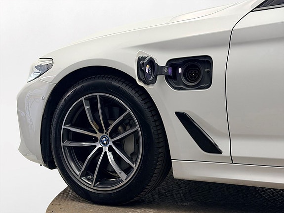 BMW 530e 10 of 30