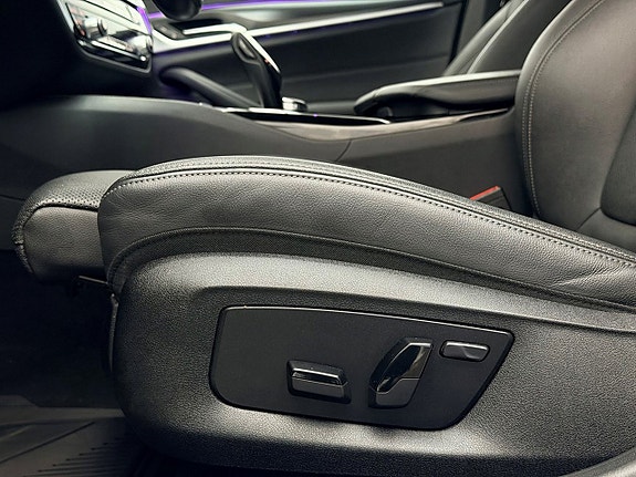BMW 530e 13 of 30