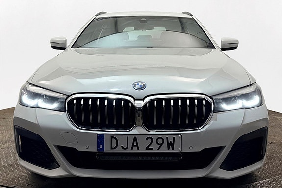 BMW 530e 3 of 30