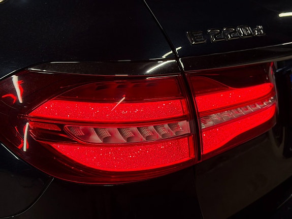 Mercedes-Benz E220 4 of 25