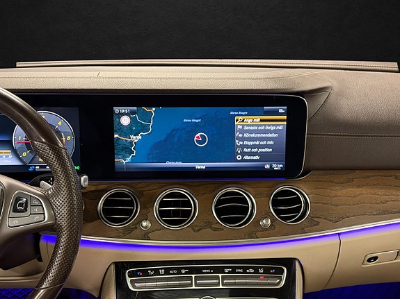Mercedes-Benz E220 21 of 25
