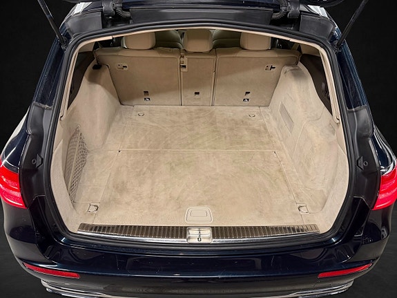 Mercedes-Benz E220 24 of 25