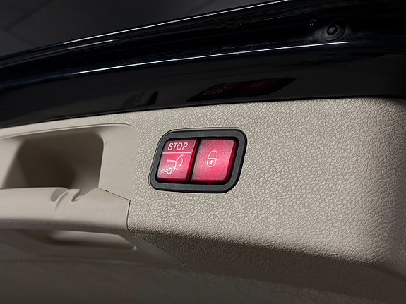 Mercedes-Benz E220 25 of 25