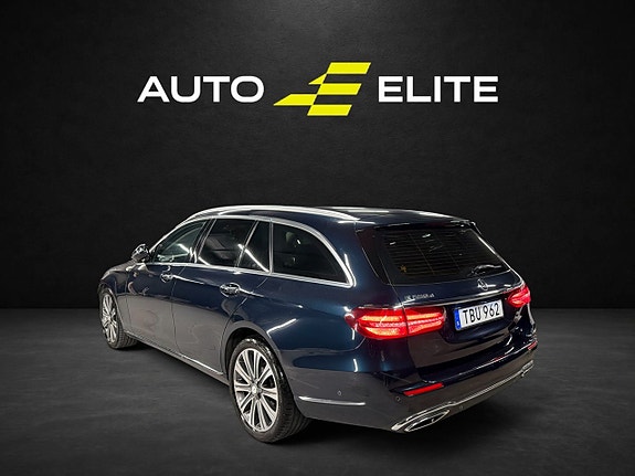 Mercedes-Benz E220 3 of 25