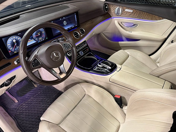 Mercedes-Benz E220 10 of 25