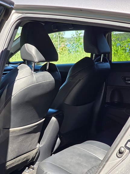 Toyota C-HR 9 of 15