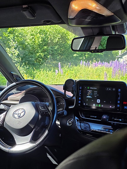 Toyota C-HR 8 of 15
