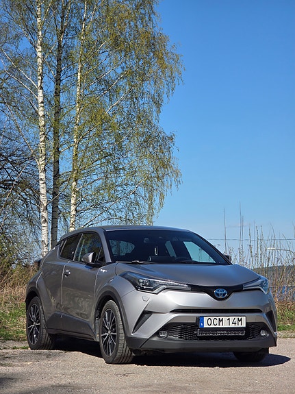 Toyota C-HR 3 of 15