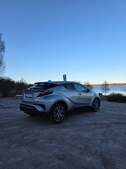 Toyota C-HR 15 of 15