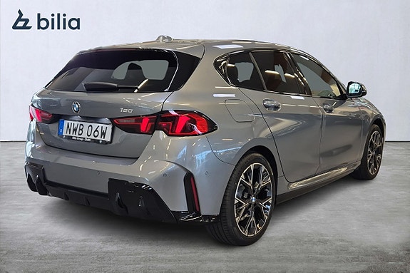 BMW 120 16 of 18