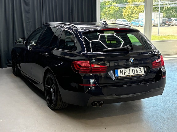 BMW 520d 3 of 5