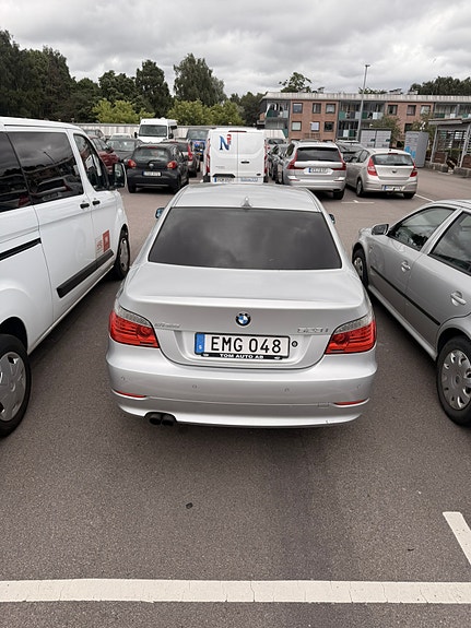 BMW 523i 6 of 12