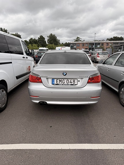 BMW 523i 5 of 5