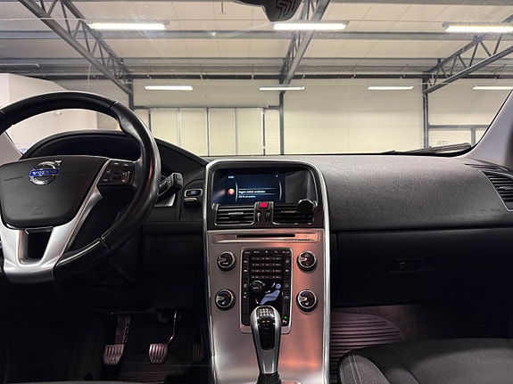 Volvo XC60 14 of 18