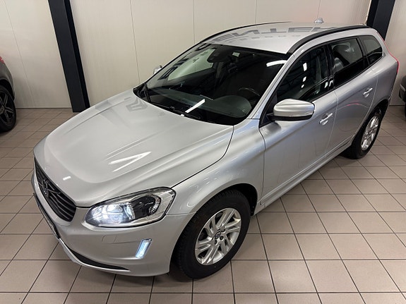 Volvo XC60 2 of 18
