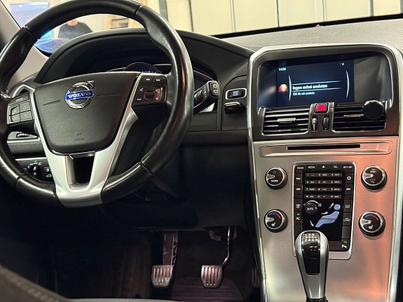 Volvo XC60 15 of 18
