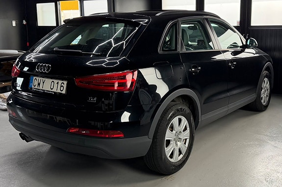 Audi Q3 4 of 12