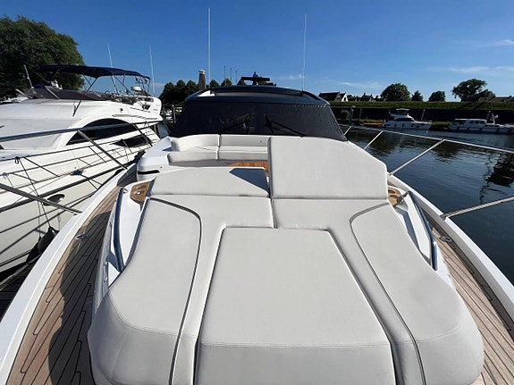 Princess V55 - 2024 | 2 x Volvo Penta D13-1000 6 of 12