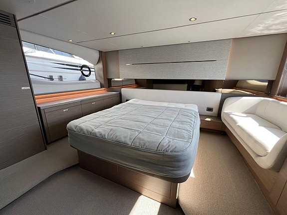 Princess V55 - 2024 | 2 x Volvo Penta D13-1000 7 of 12