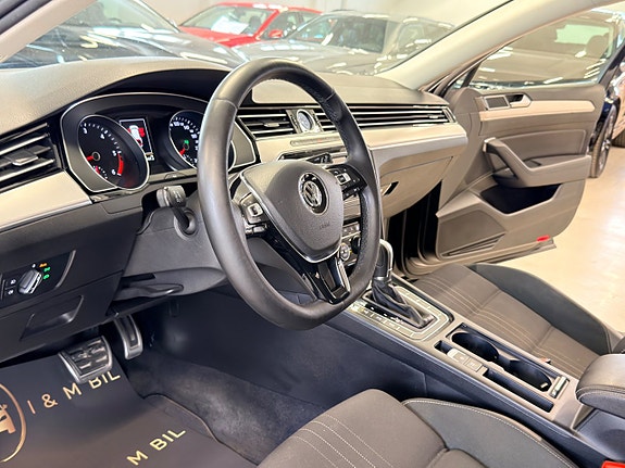 Volkswagen Passat Alltrack 12 of 19