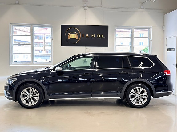 Volkswagen Passat Alltrack 4 of 5