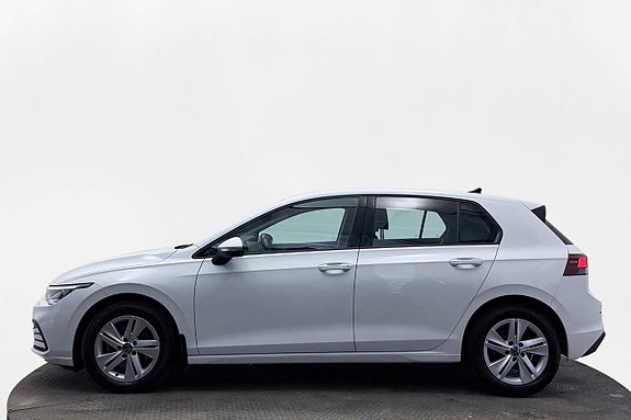 Volkswagen Golf VIII 10 of 30