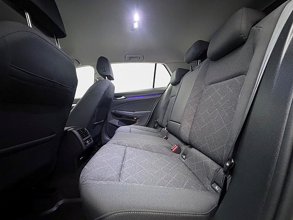 Volkswagen Golf VIII 14 of 30