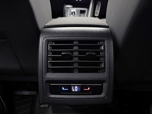 Volkswagen Golf VIII 16 of 30