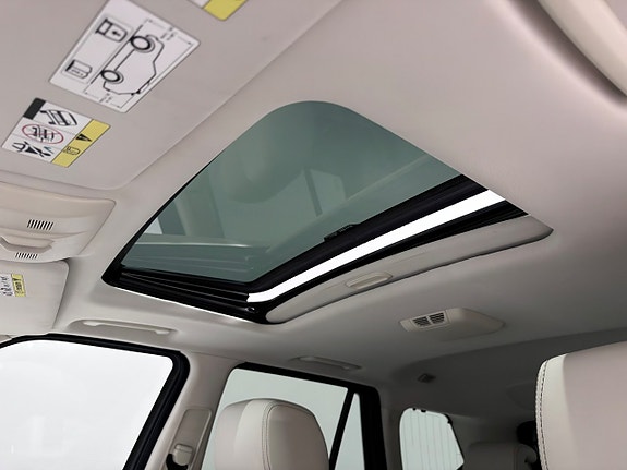Land Rover Range Rover Sport 25 of 30
