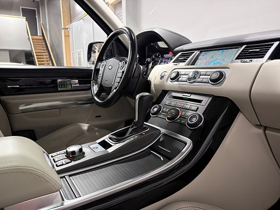 Land Rover Range Rover Sport 30 of 30