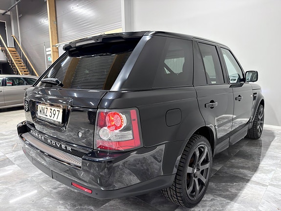 Land Rover Range Rover Sport 8 of 30