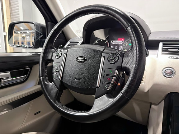 Land Rover Range Rover Sport 27 of 30