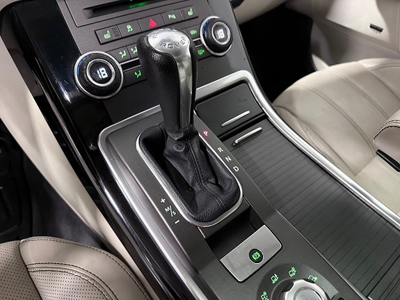 Land Rover Range Rover Sport 24 of 30