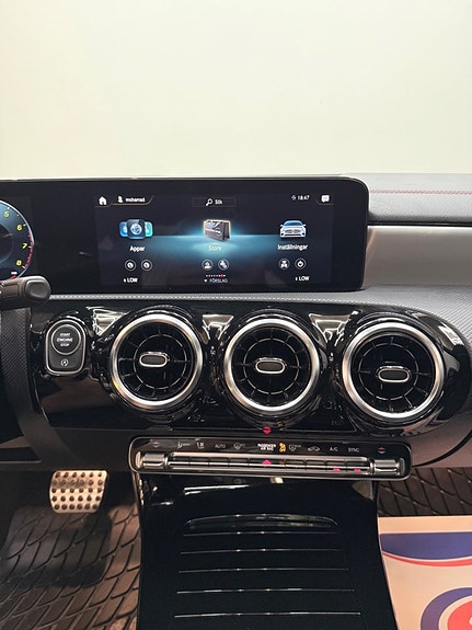 Mercedes-Benz CLA200 12 of 14