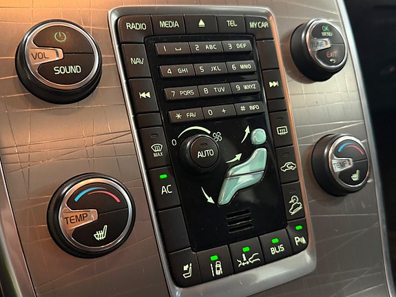 Volvo XC70 15 of 20