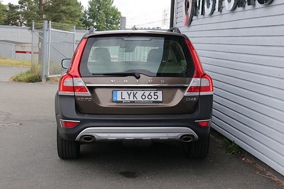 Volvo XC70 15 of 22