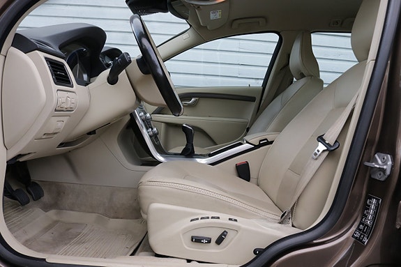 Volvo XC70 8 of 22