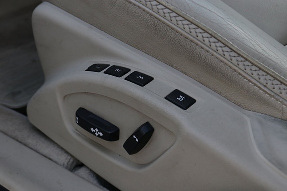 Volvo XC70 10 of 22