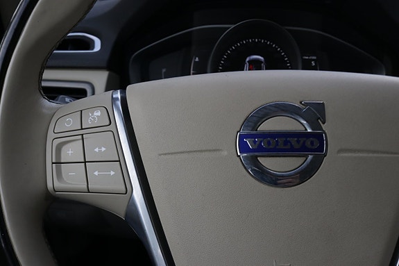 Volvo XC70 12 of 22