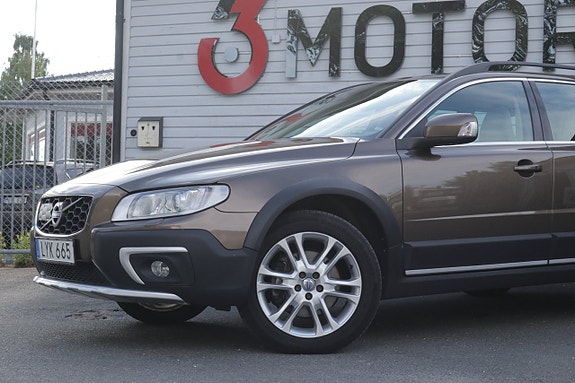 Volvo XC70 2 of 5