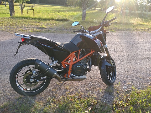 KTM KTM 690 DUKE BLACK ABS 3 of 5