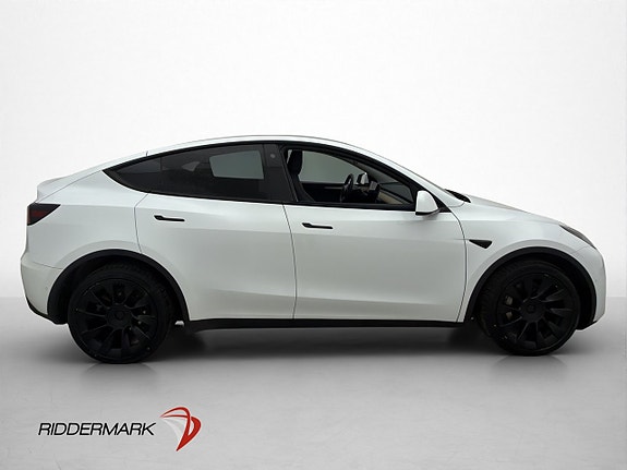 Tesla Model Y 5 of 30