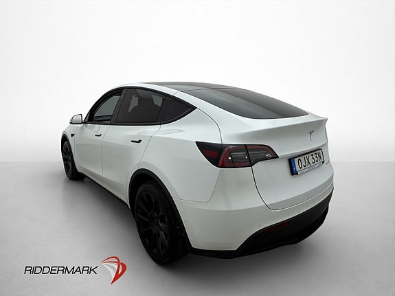 Tesla Model Y 9 of 30