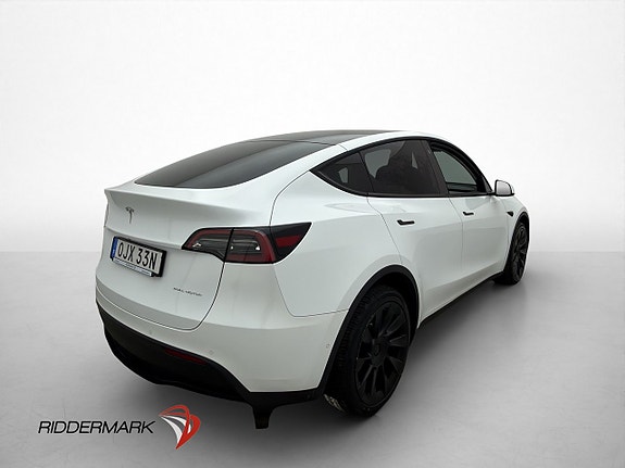 Tesla Model Y 6 of 30